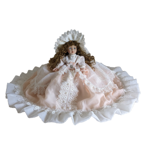Bambola da letto modello "Beatrice". Primo piano, sfondo trasparente.